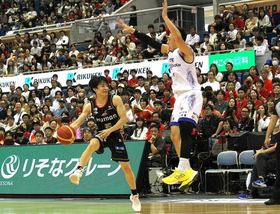 今シーズンもキャプテンとしてチームを引っ張る鈴木達也選手（撮影：大塚淳史）