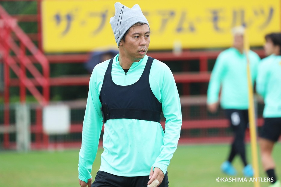 鹿島アントラーズのトレーニングを行なう安西幸輝（写真◎KASHIMA ANTLERS）