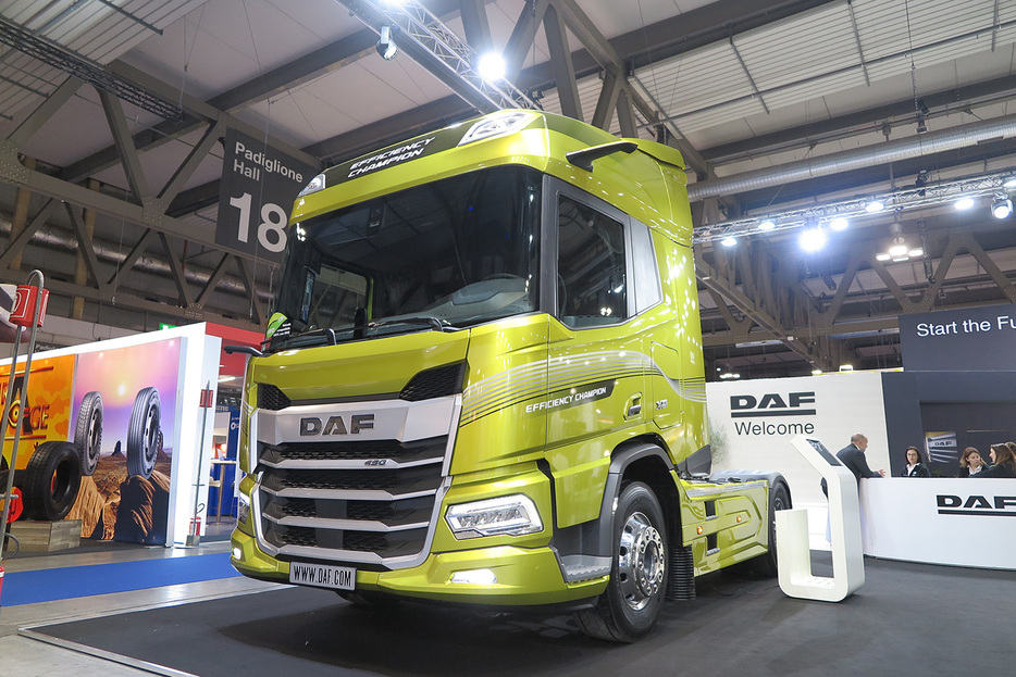 欧州ではメジャーな存在の「DAF」や「MAN」のトラック。しかし現状、日本には導入されていない。