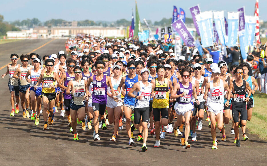 予選会で力走する選手たち（カメラ・中島　傑）