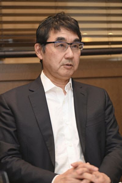 インタビューに答える河井克行氏＝９月、東京都渋谷区（小島健一郎撮影）