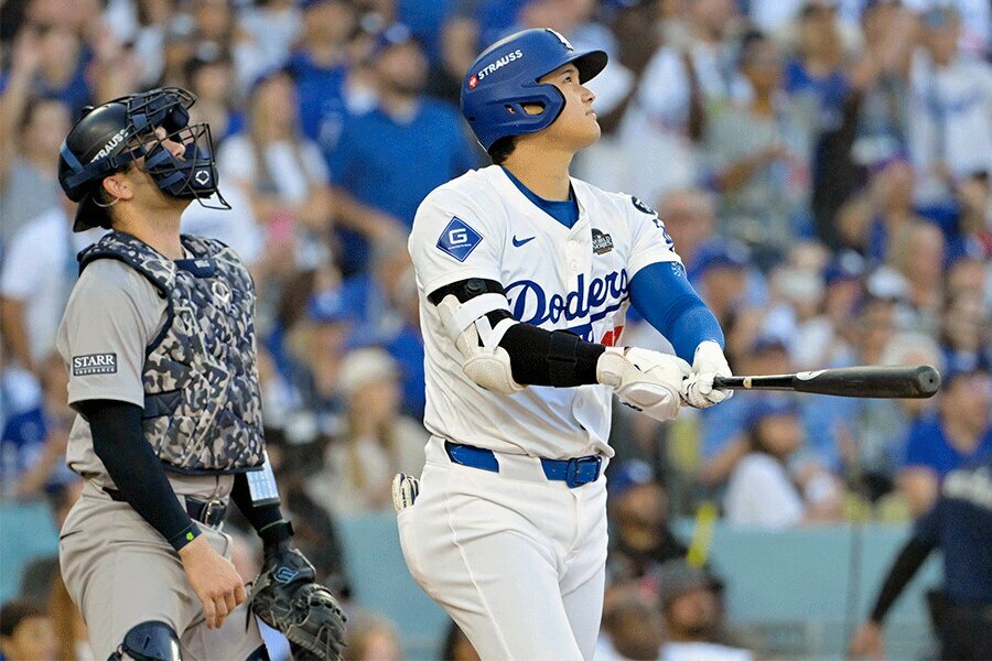 第1打席で中飛を打ったドジャース・大谷翔平【写真：ロイター】