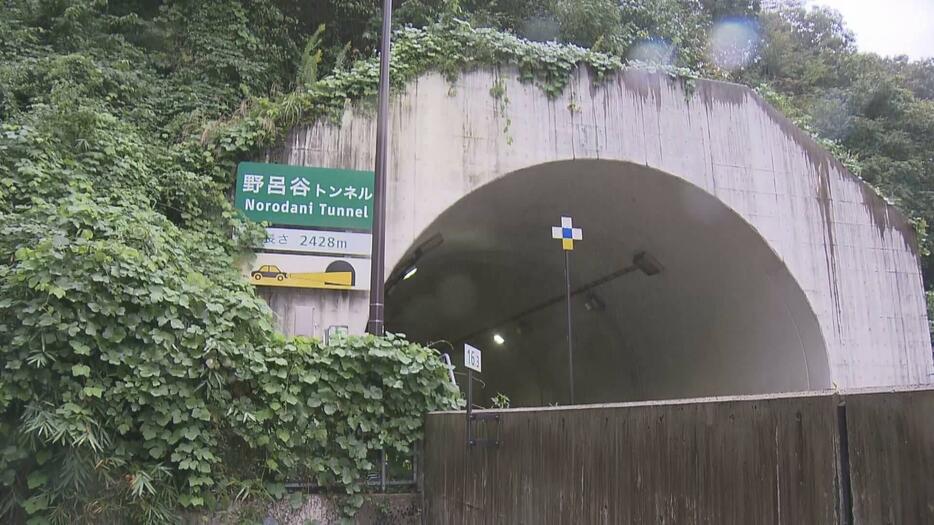 松江道 警察車両事故　路線バス運転手「赤色灯が見え停車」　広島・庄原市