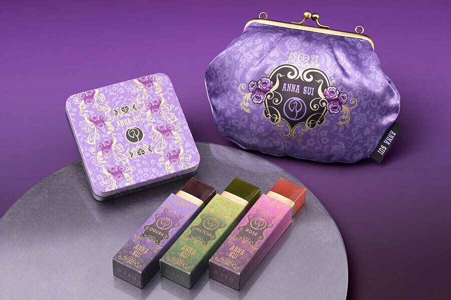 ANNA SUI×鶴屋吉信コラボ第2弾「オンラインショップ限定ポーチ付きセット」（4860円）