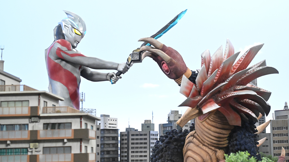 (c)円谷プロ (c)ウルトラマンアーク製作委員会・テレビ東京