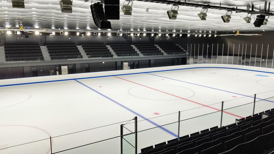 11月に開業するスケート場「MAO　RINK」のメインリンク＝東京都立川市（立飛ホールディングス提供）