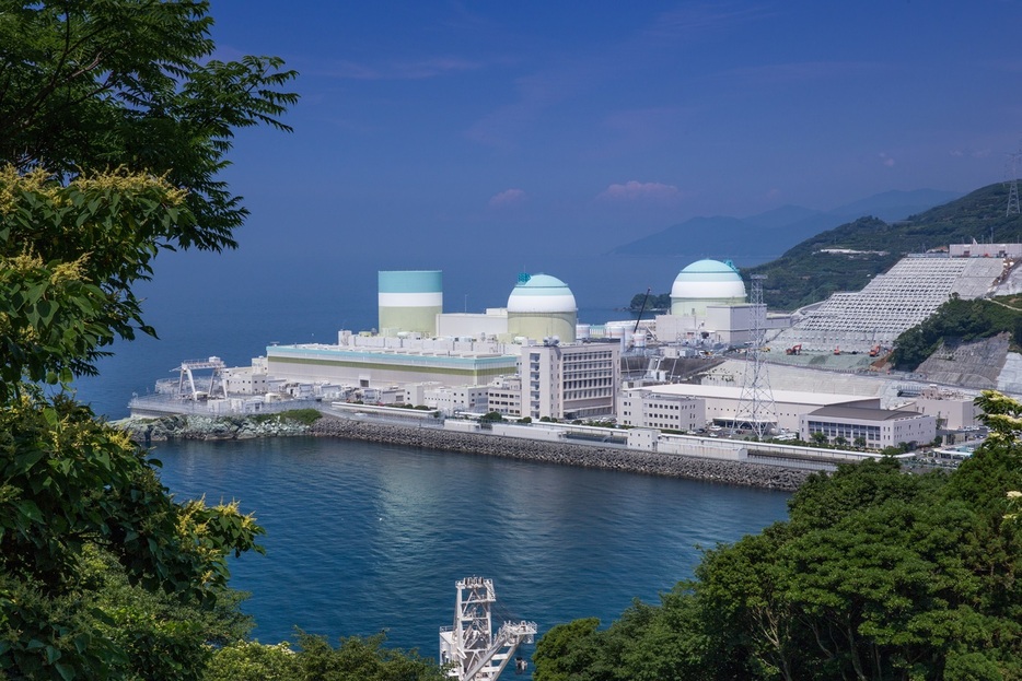 愛媛県の伊方原発。30年超の運転を決めたが、そうした原発の事例は少ないのが現実だ（paprikaworks/gettyimages）