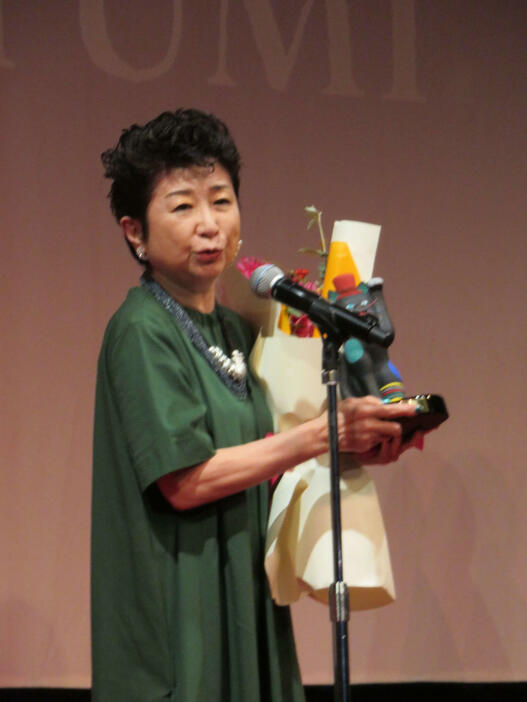 「キネコ交際映画祭」で「名誉賞」を授与された田中真弓