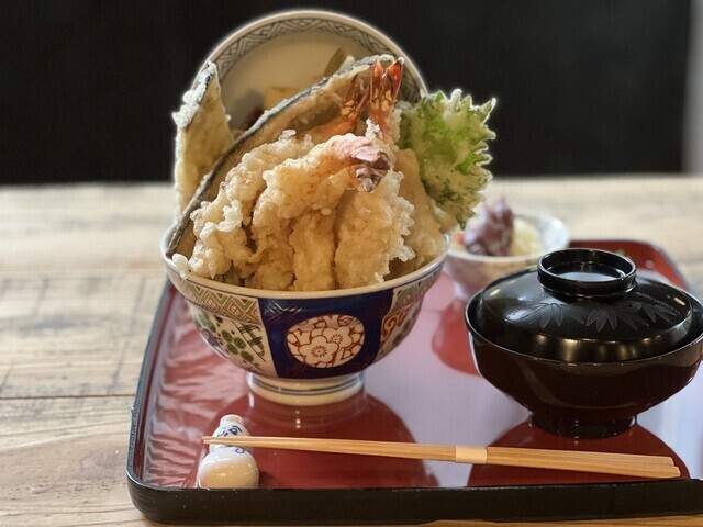 「はみだし天丼」