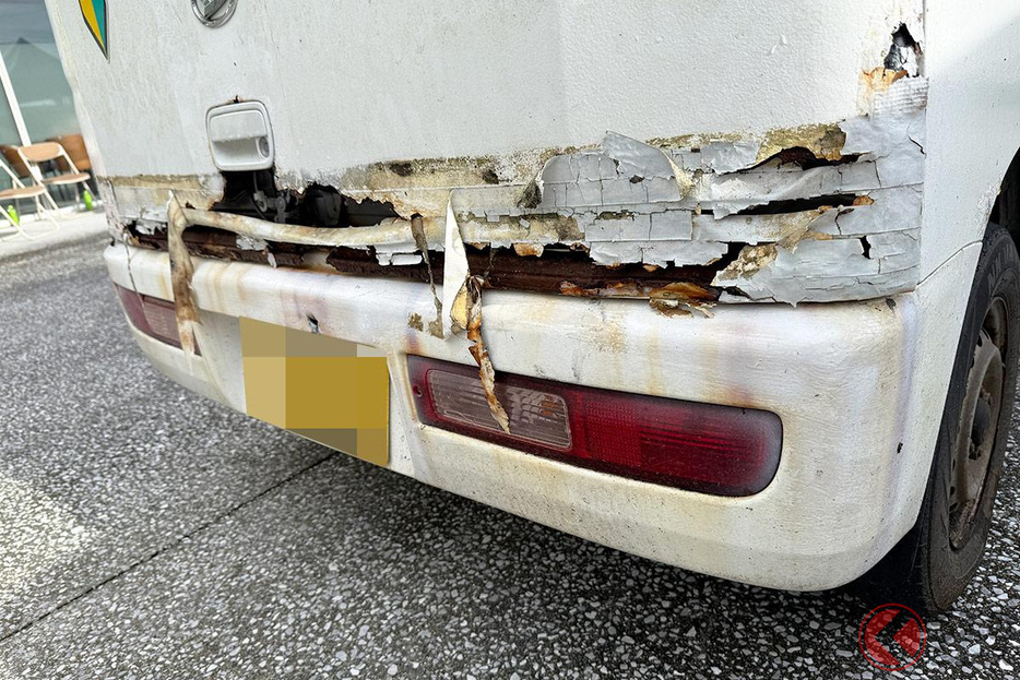 もう…中見えてますよ！ ボディがボロボロの個体も…「愛車無料点検」どんな感じ？