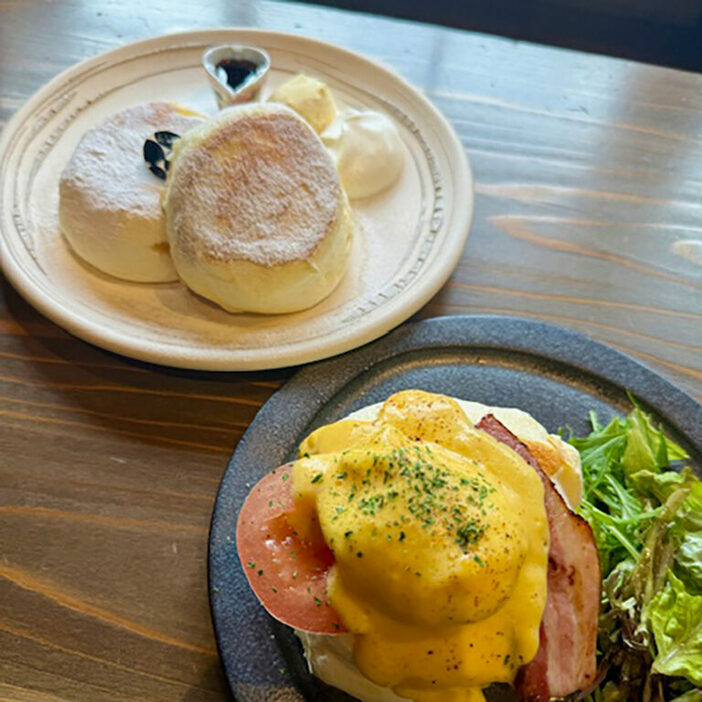 金沢市〈Cafe たもん〉の米粉のパンケーキ