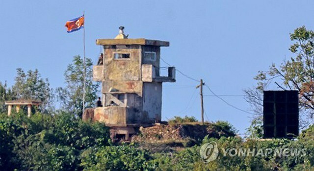 南北軍事境界線に近い京畿道坡州市から見た北朝鮮側の監視所（資料写真）＝（聯合ニュース）