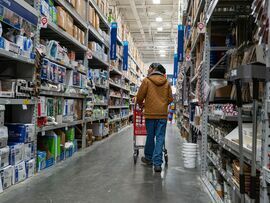 <p>Household spending is still expected to moderate on a quarterly basis through the first quarter.</p>