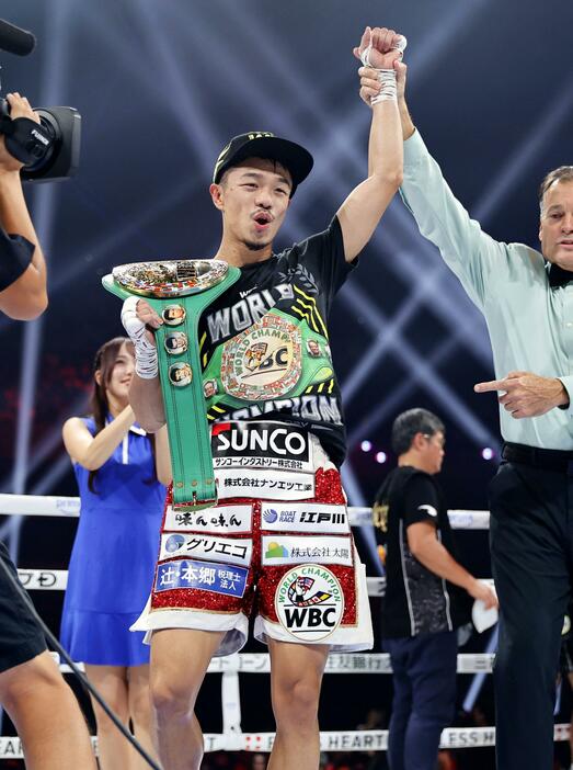 WBCバンタム級タイトルマッチで勝利し、2度目の防衛を果たした中谷潤人＝有明アリーナ