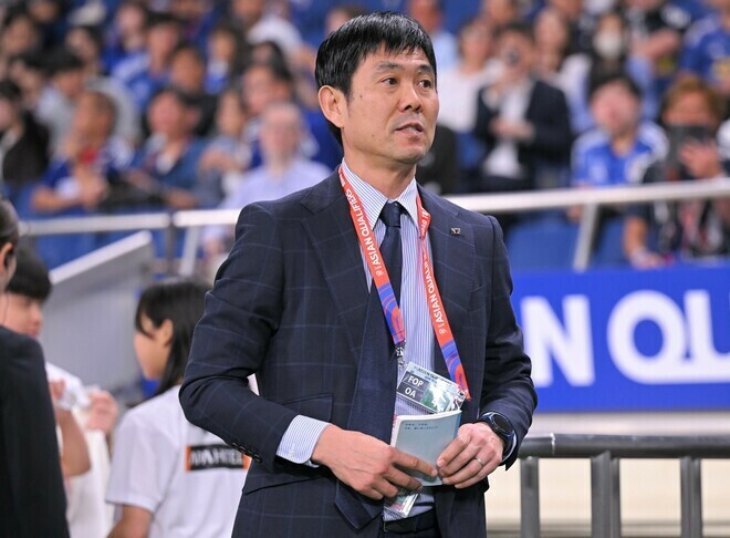 昨年10月以降、古橋を招集していない森保監督。写真：金子拓弥（サッカーダイジェスト写真部）