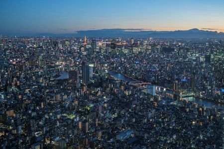 　１０月１６日、青木一彦官房副長官は午前の会見で、石破茂首相が２０２４年度補正予算の規模に言及したことに関連し、経済対策について「これから具体的な施策を積み上げ、昨年を上回る規模としていく」との認識を示した。写真は都内で２０２１年８月撮影（２０２４　ロイター／Marko Djurica）