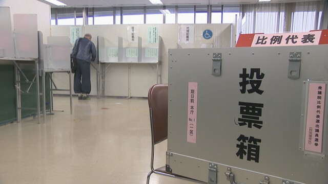 期日前投票の様子　16日　高松市役所