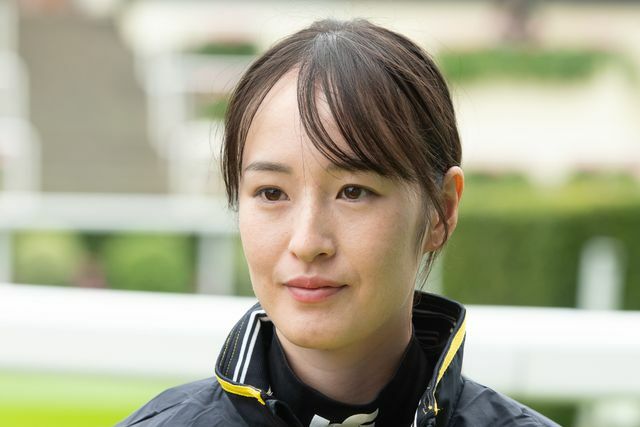 藤田菜七子騎手(写真：アフロ)