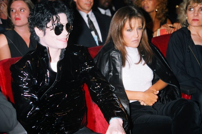 Getty Images マイケル・ジャクソン（Michael Jackson）、リサ・マリー・プレスリー（Lisa Marie Presley）