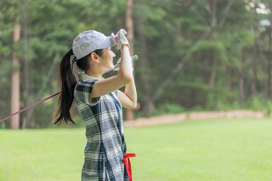 この帽子、いつ取る？　写真：PIXTA