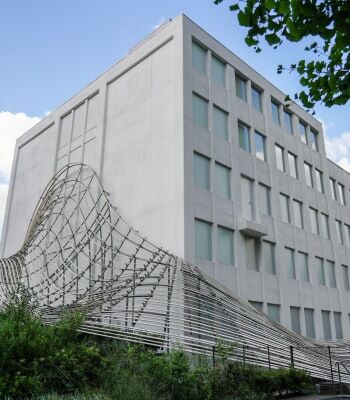 早稲田大学 国際文学館(村上春樹ライブラリー)/photo by gettyimages