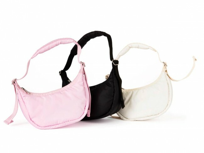 「GY Mini Crescent Hobo」（各1万7600円）　※価格は税込み