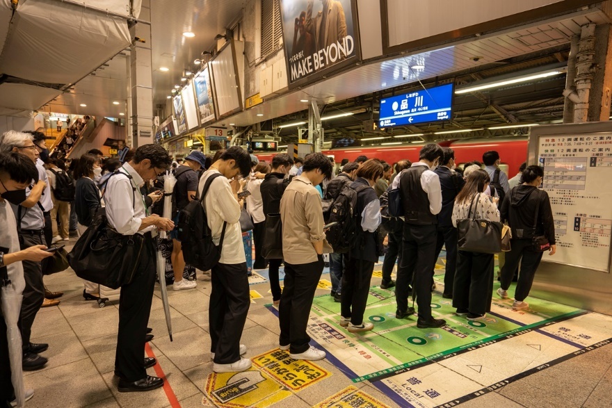 電車でできる「タイパ向上術」とは（Photo：Tada Images / Shutterstock.com）