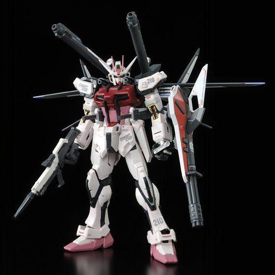 「機動戦士ガンダムSEED MSV」のストライカーパックのI.W.S.P.とストライクルージュのガンプラのセット「RG 1／144 ストライクルージュ＋HG 1／144 I.W.S.P.」（c）創通・サンライズ