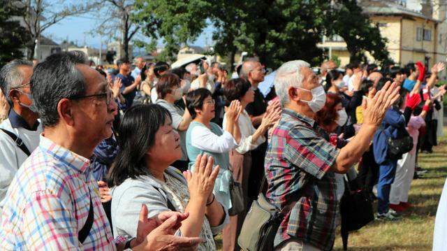 候補者の演説を聴く聴衆=2024年10月20日、北名古屋市、松島研人撮影