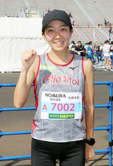 女子ハーフ１０・２０歳代で優勝した塩﨑日奈さん