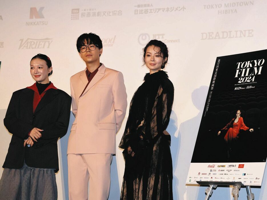 東京国際映画祭で登壇した（左から）李杏、成田凌、中村映里子