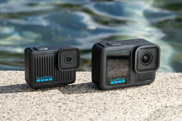 4K撮影が可能な最小サイズのGoPro HERO（左）と、レンズ交換が可能なGoPro HERO13 Black（右）