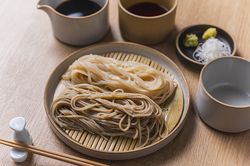 ひやむぎとそばの両方を味わえる「むぎめおと」1,100円