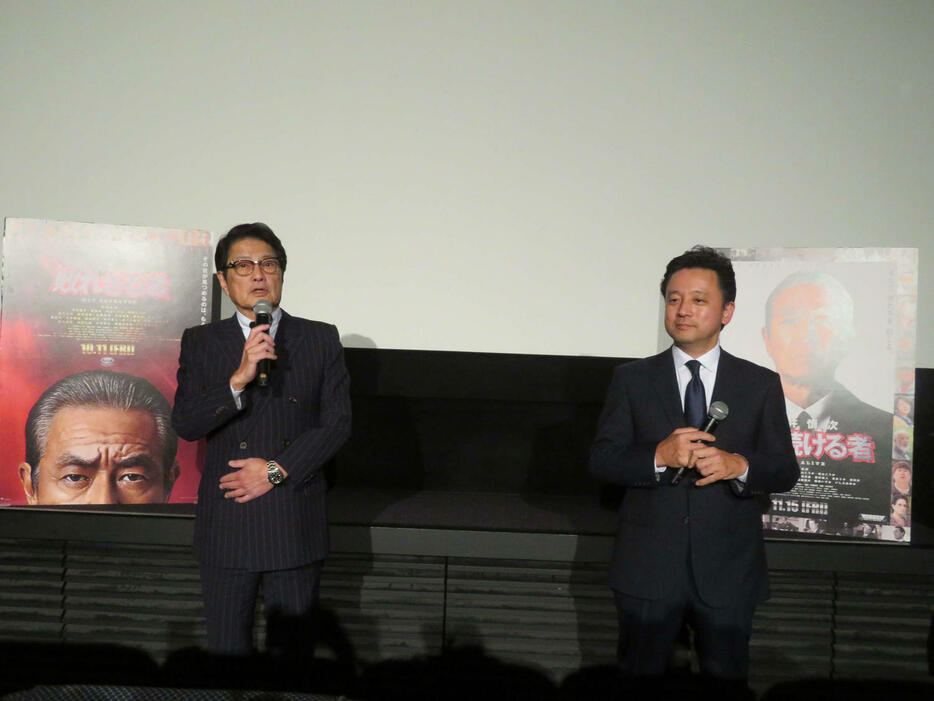 映画「室井慎次　生き続ける者」（未完成版）マスコミ試写会＆「緊急特別捜査会議」マスコミ記者会見に登壇した亀山千広プロデューサー（左）と臼井裕詞フジテレビドラマ・映画制作局長（撮影・村上幸将）