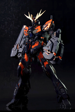 『ナラティブガンダム改修型type-BANSHEE-』　制作・画像提供／papico氏　（C）創通・サンライズ