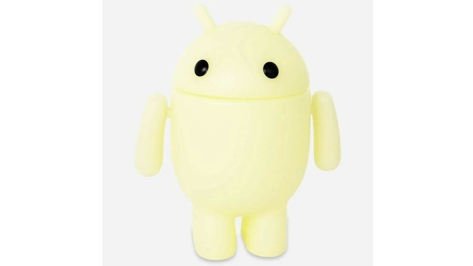 Androidキャラのあいつ。暗闇で光るフィギュアになったぞ