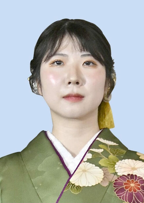 西山朋佳女流三冠