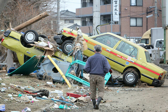 東日本大震災、地震後の仙台市内　photo by gettyimages