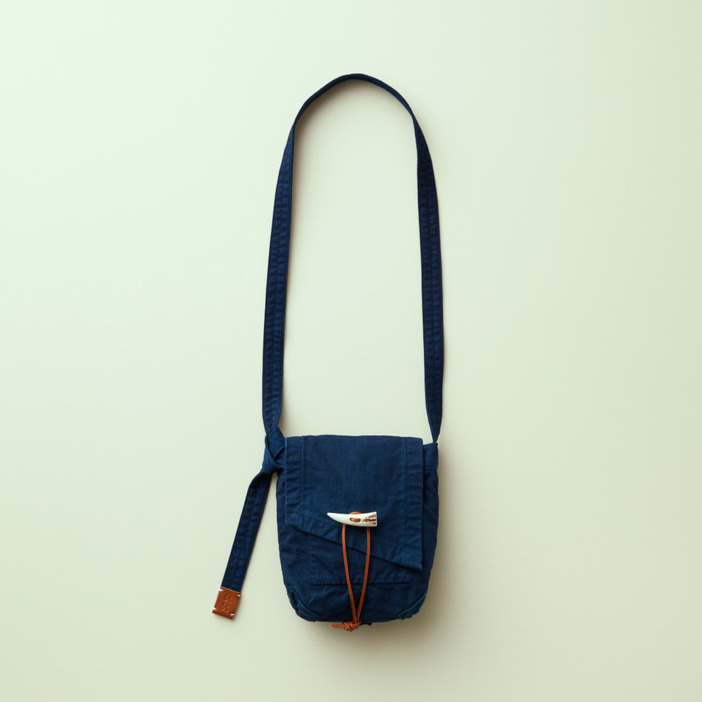 「FLAP SHOULDER BAG」