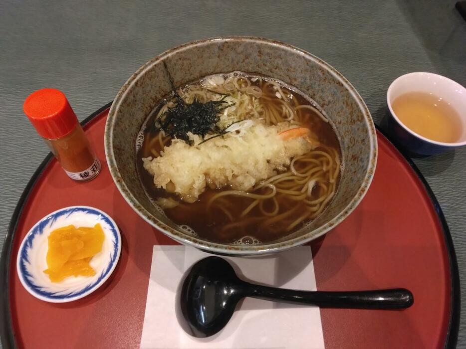 道の駅なんごうで提供する海老天そば