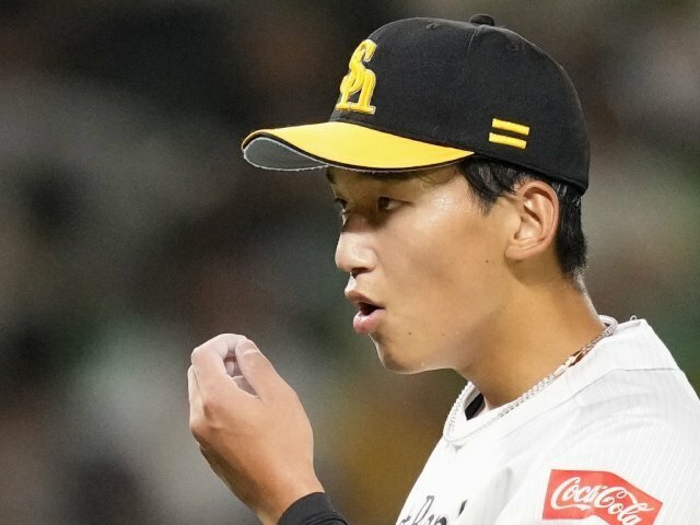 大阪桐蔭出身のドラフト1位・前田悠伍がプロ初登板を果たした photograph by KYODO