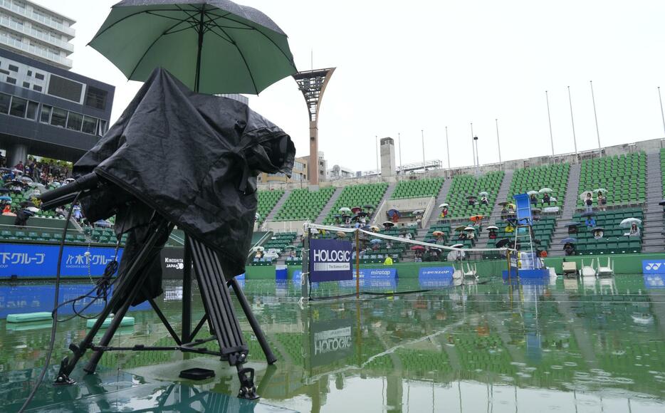 全試合が雨天中止となったジャパン・オープンのセンターコート＝モリタTCうつぼ