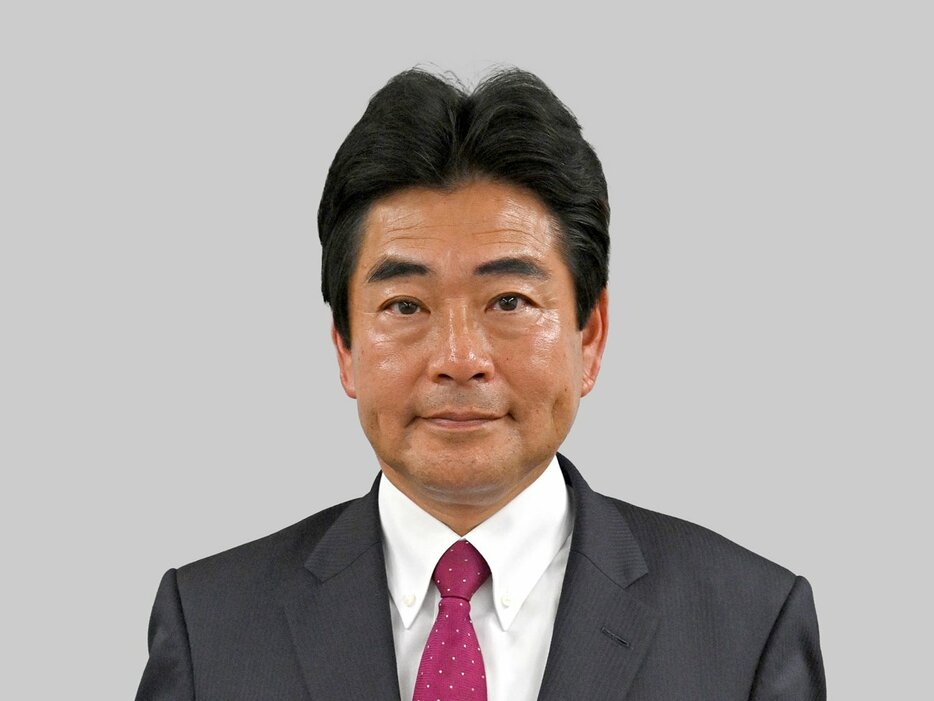 山井和則氏