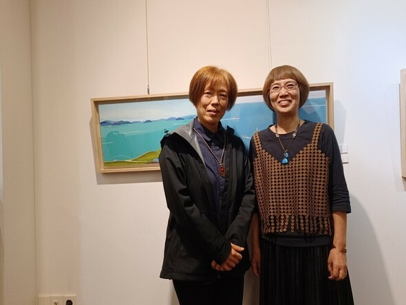 この9年間で『土地』を日本語に翻訳した吉川凪さん（左）と清水知佐子さん=イム・インテク記者