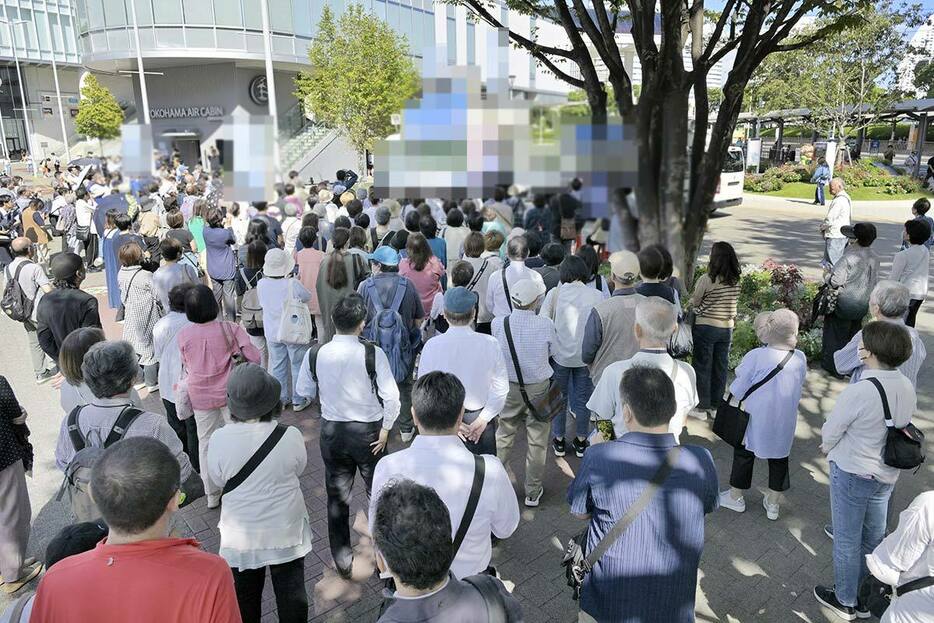 衆院選の街頭演説に集まった有権者ら（画像の一部を修整しています）＝横浜市中区