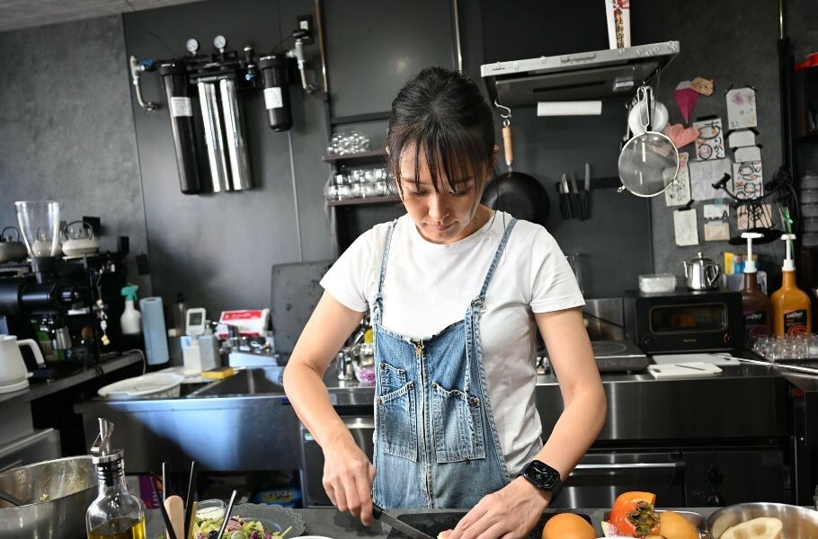 飲食未経験からのカフェ開業。地元に根付いて子育てと両立。