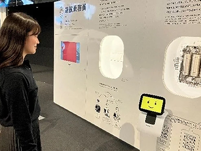 「JAL SKY MUSEUM」にAIロボット導入--急増する外国人来場者に多言語で案内の画像