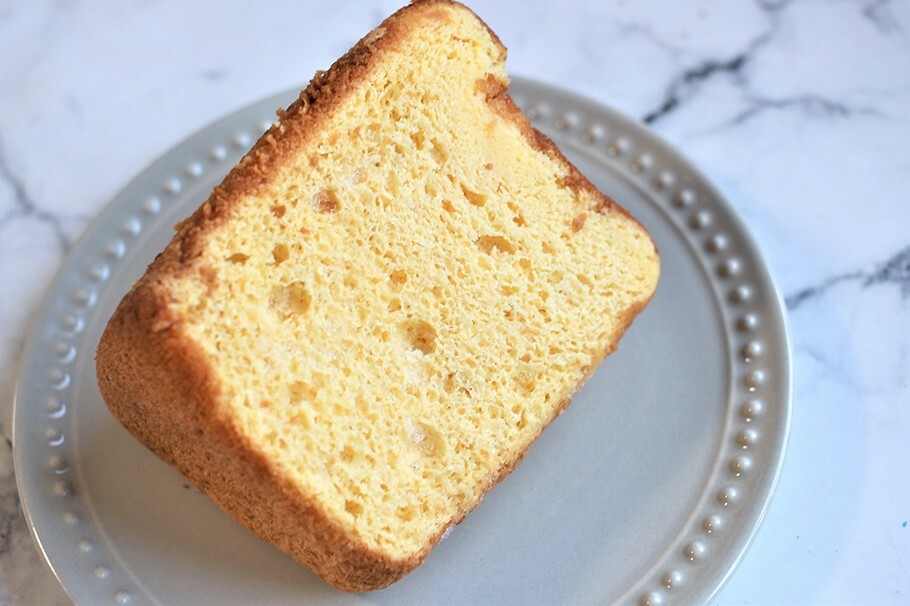 ふわふわした食感が特徴のシフォンケーキ