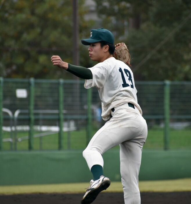 専大の竹村健太は帝京大打線を完封に抑える好投を見せた（東都大学準硬式野球連盟提供）