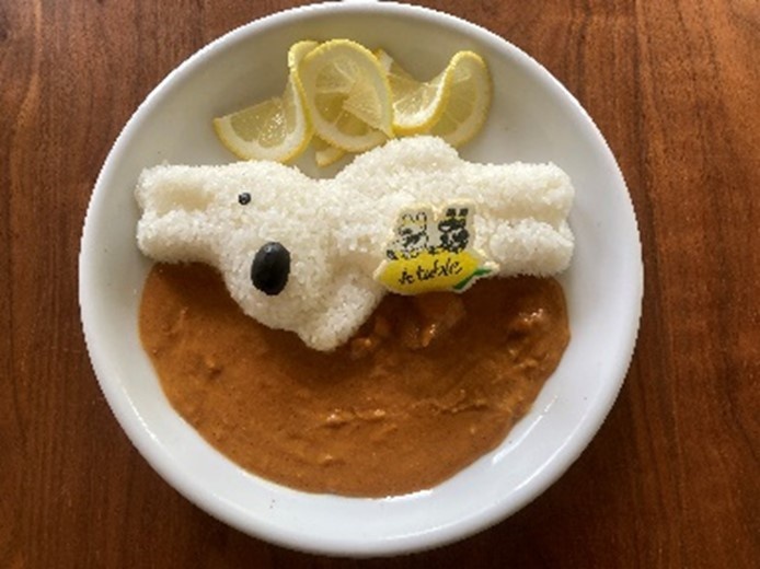 「リサのレモンチキンカレー」(1500円)